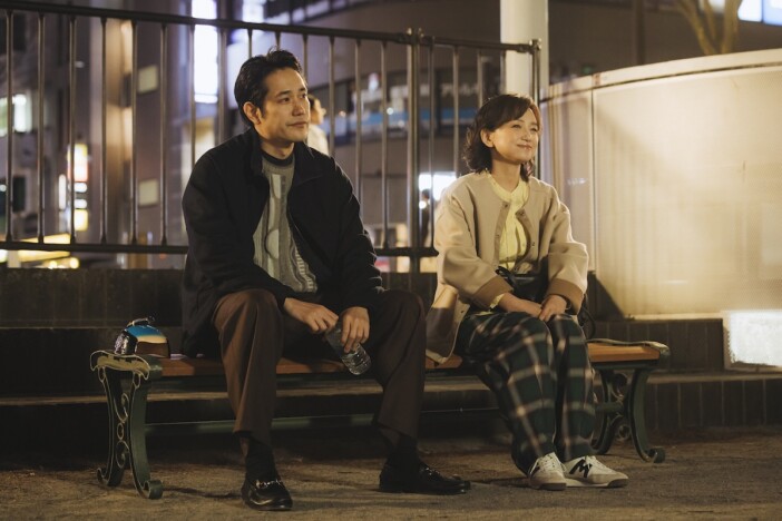 永作博美×松山ケンイチに流れる心地よい空気感　『時すでにおスシ!?』が描く大人の再出発