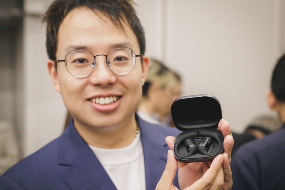 骨伝導でご存じShokzの骨伝導ではないオープンイヤーの最新フラッグシップイヤホ