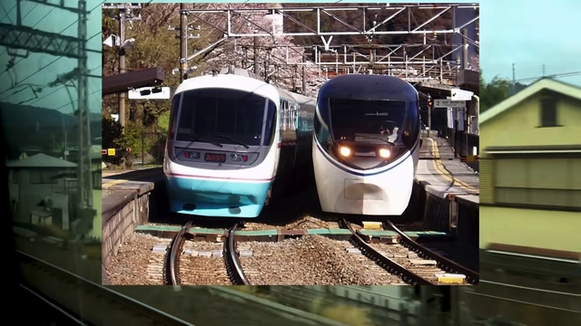 スーツが富士山を目指して乗車した電車