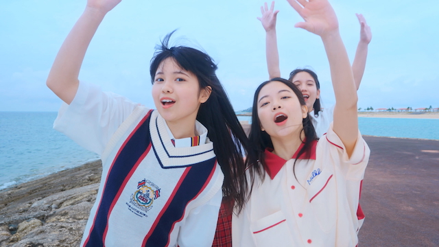 「Dive Into The World」MVより