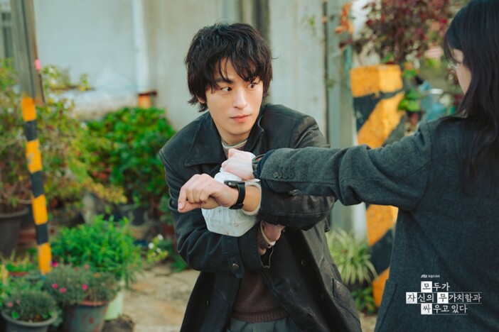 『誰だって無価値な自分と闘っている』も話題沸騰！　ク・ギョファンが放つ独特の異彩