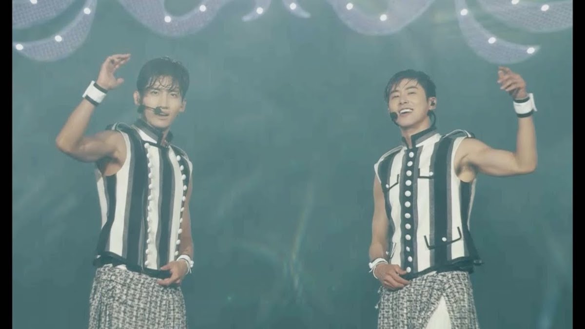 東方神起 / “RED OCEAN”開催記念『東方神起 LIVE TOUR ～Begin Again～ Special Edition in NISSAN STADIUM』DIGEST