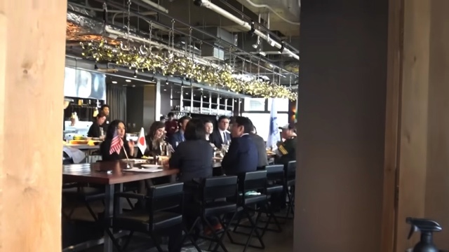 江頭が食べたバスセンターのカレー