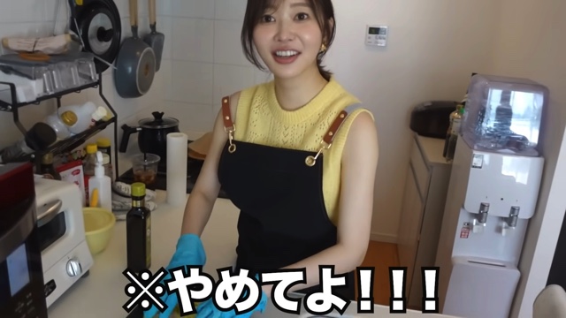 パン作りをする指原莉乃・大家志津香・松岡はな