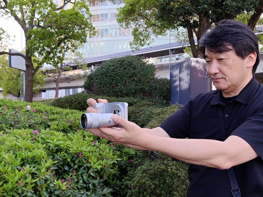 手持ちで数百倍の望遠撮影が可能