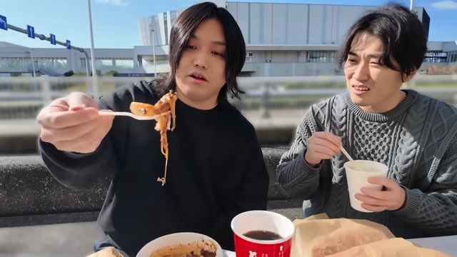 水溜りボンドが紹介したコストコのフードメニュー