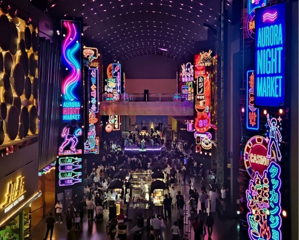 オーロラ・ナイトマーケット　会場内