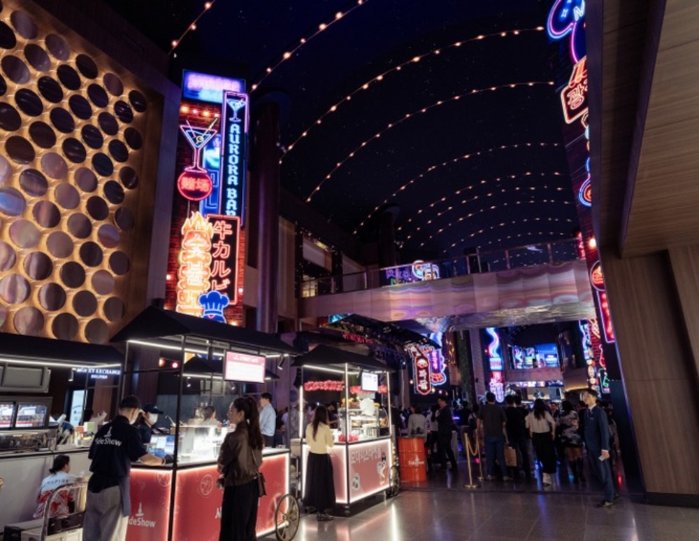 オーロラ・ナイトマーケット　会場内