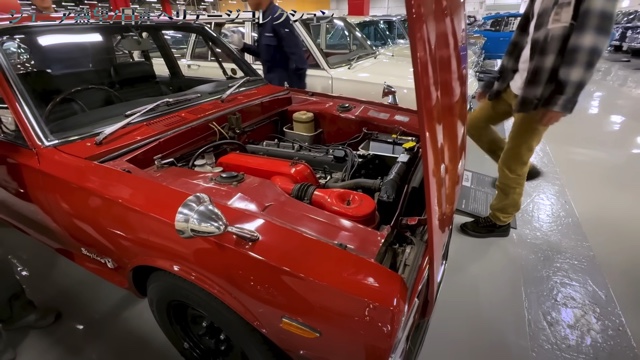 日産の名車に興奮する千原ジュニア