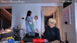 彼女と朝ごはんを食べるヒカル