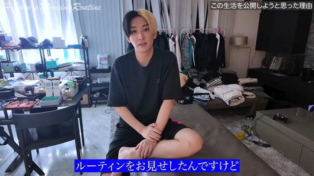 彼女と朝ごはんを食べるヒカル