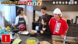 つまみ食いに挑戦するカジサックと子ども達