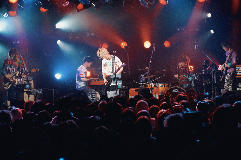 MON7A ライブ写真