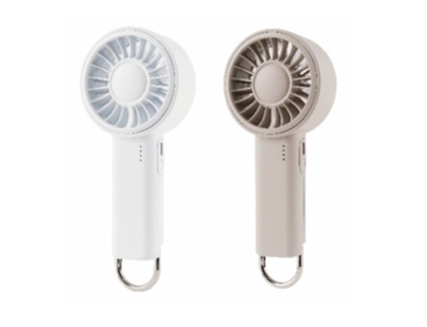 カラビナで掛けて、寝かせて卓上ファンに　ニトリの999円のハンディファンが気になる