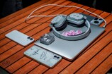 製品を並べている様子