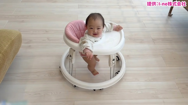 家事や育児をこなす辻希美