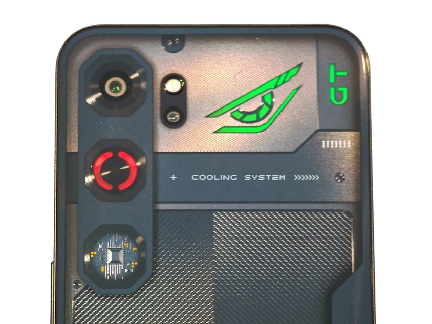 nubia『Neo 5 GT』背面