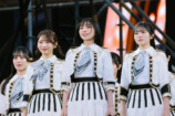 『7回目のひな誕祭 ～Welcome to HINATAZAKA ROCKESTRA～』（© Seed & FlowerLLC）