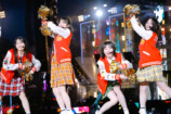 『7回目のひな誕祭 ～Welcome to HINATAZAKA ROCKESTRA～』（© Seed & FlowerLLC）
