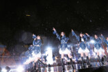 『7回目のひな誕祭 ～Welcome to HINATAZAKA ROCKESTRA～』（© Seed & FlowerLLC）