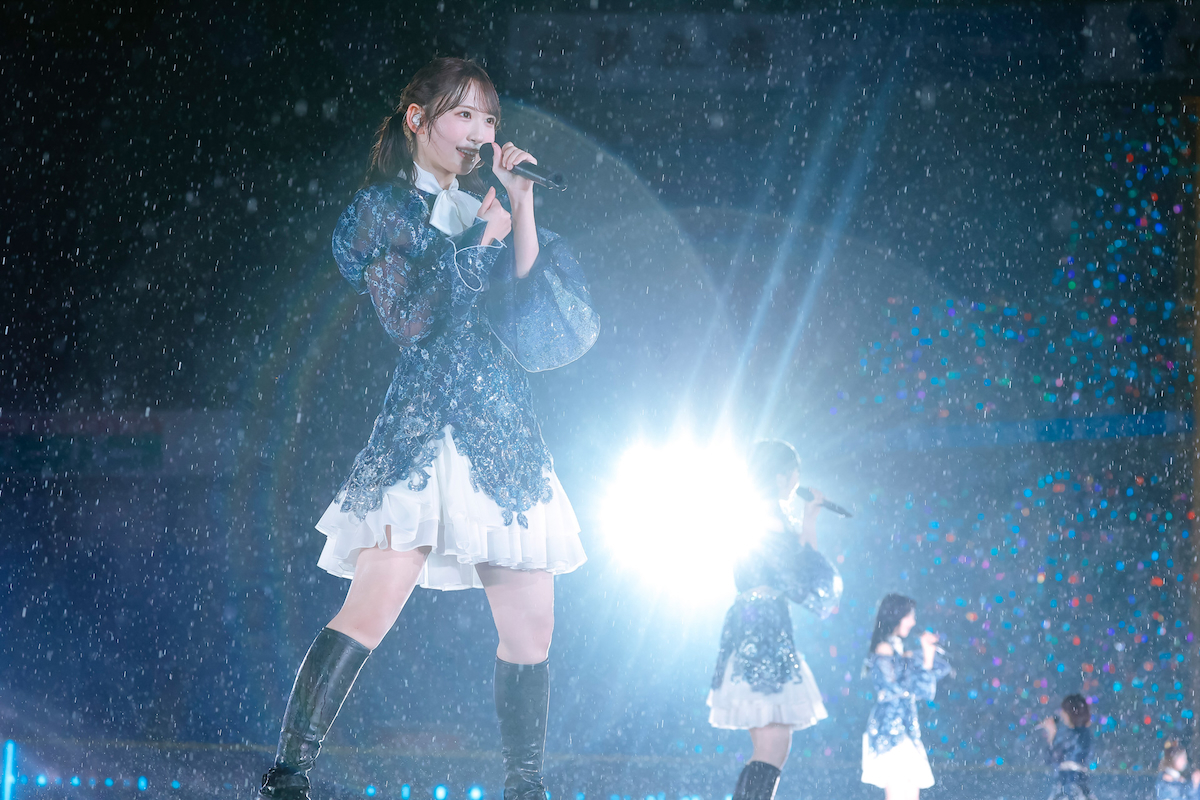『7回目のひな誕祭 ～Welcome to HINATAZAKA ROCKESTRA～』（© Seed & FlowerLLC）