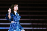 『7回目のひな誕祭 ～Welcome to HINATAZAKA ROCKESTRA～』（© Seed & FlowerLLC）