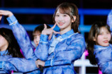 『7回目のひな誕祭 ～Welcome to HINATAZAKA ROCKESTRA～』（© Seed & FlowerLLC）