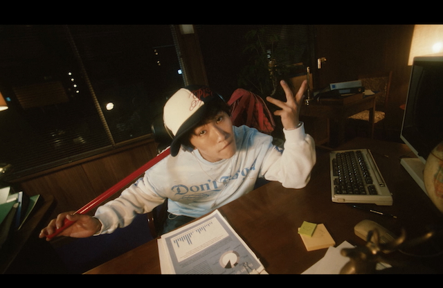 「CLASSIC」MVより