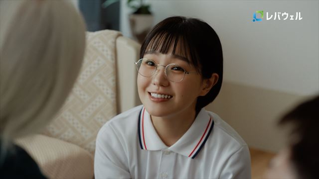 レバウェル新CM『身近な人の決断』篇より