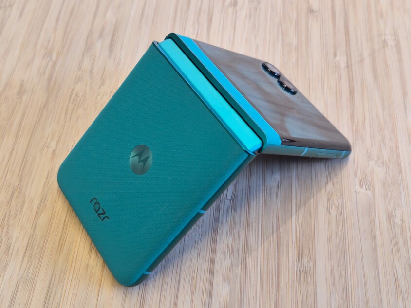 『razr 70』