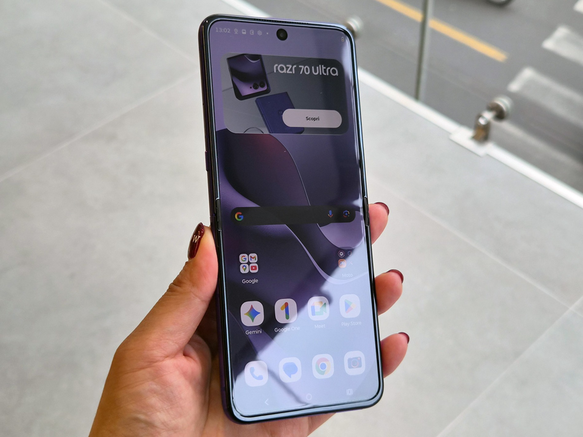 『razr 70 ultra』ディスプレイ