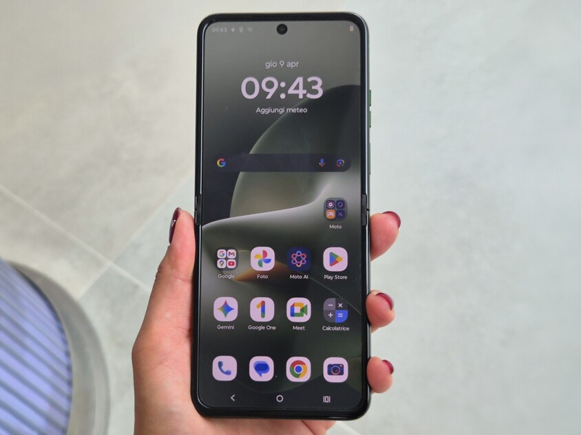 『razr 70 plus』ディスプレイ