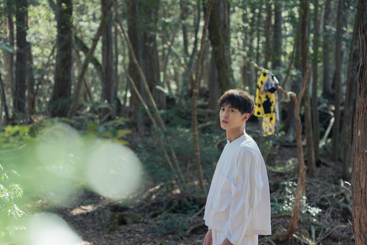 菊池修司の写真集『Ambivalent』7月3日発売