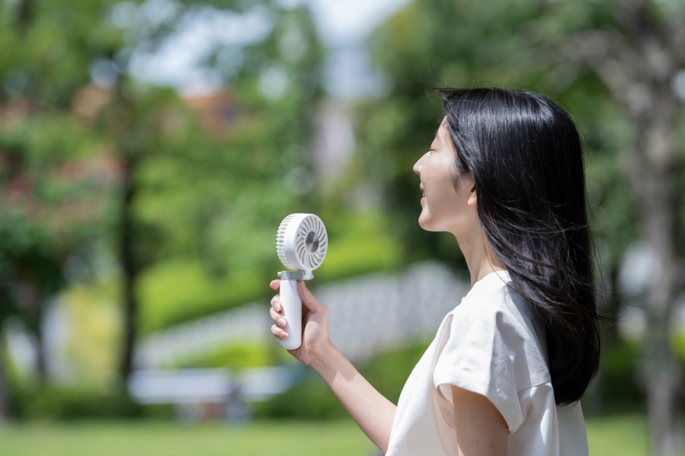 シロカ、冷却プレート付きハンディファン発売の画像