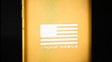 下部にある　TRUMP MOBILEと白い星条旗