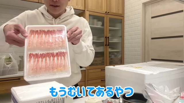 夫・杉浦と夕食を作る辻希美