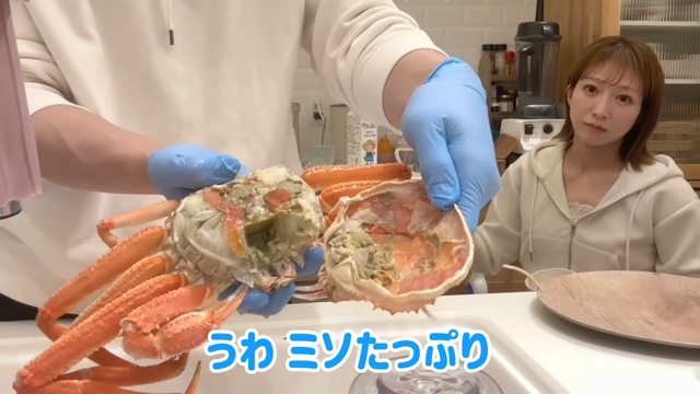 夫・杉浦と夕食を作る辻希美