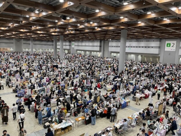 「文学フリマ東京42」なぜ国内最大の出版イベントに？　1万8,000人規模で実現した、大塚英志の理念