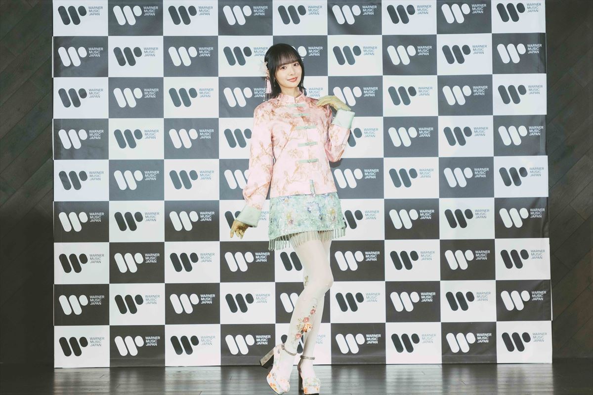 岡田紗佳　ワーナーミュージック・ジャパン本社での記者会見の様子