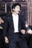 WOOYOUNG（撮影＝田中聖太郎写真事務所）