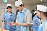 中沢元紀、杏花らが鮨アカデミー体験入学の画像