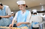中沢元紀、杏花らが鮨アカデミー体験入学の画像