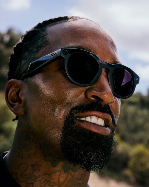 AIグラス『Ray-Ban Meta』『Oakley Meta』日本発売
