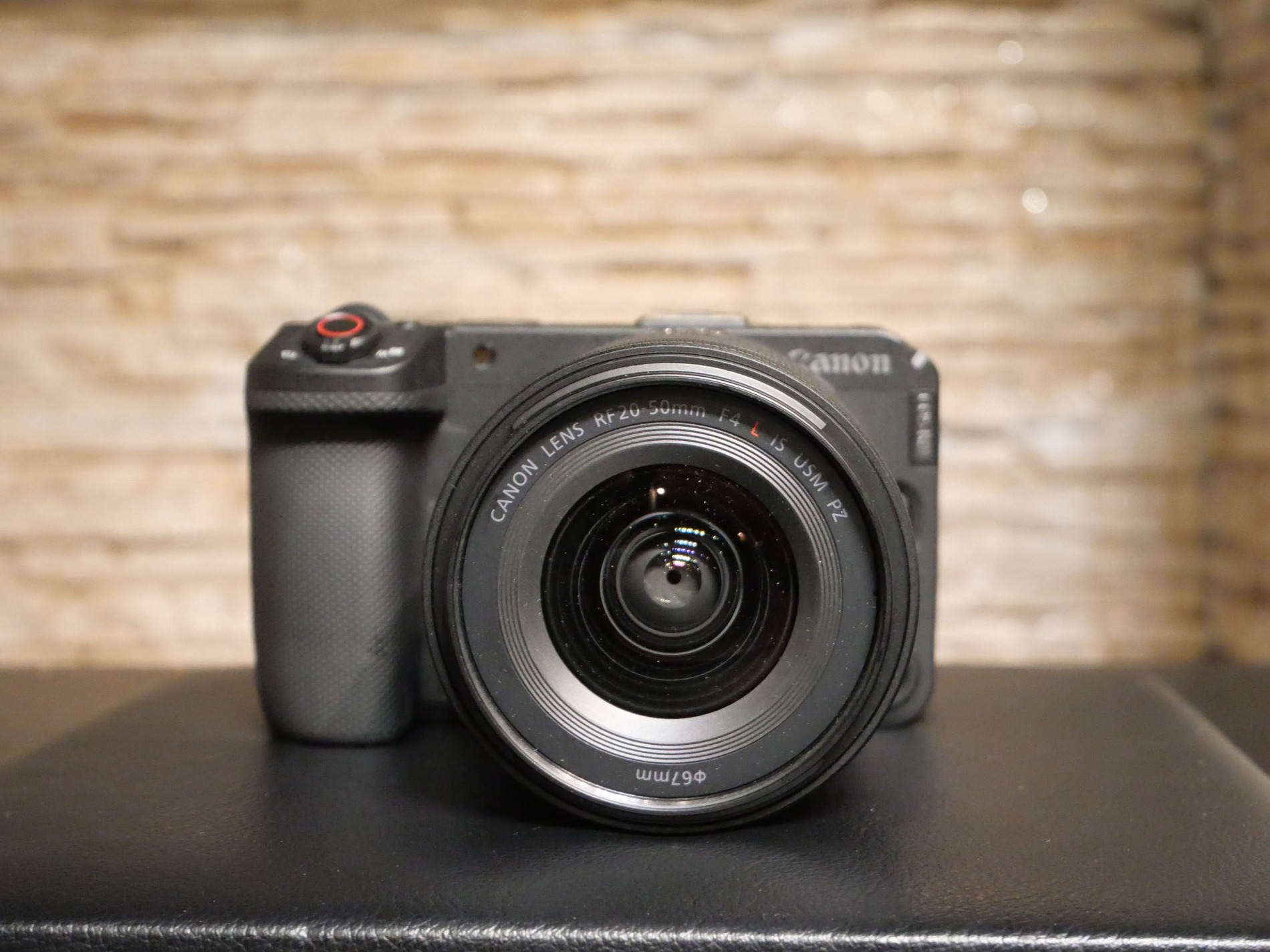 キヤノン『EOS R6 V』
