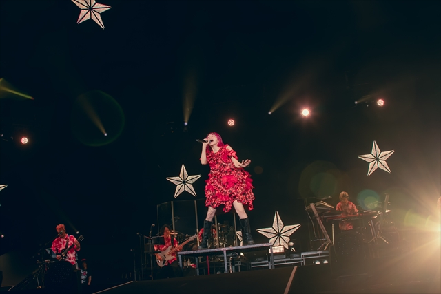 LiSA 全国アリーナツアー名古屋公演より(photo by 平野タカシ)