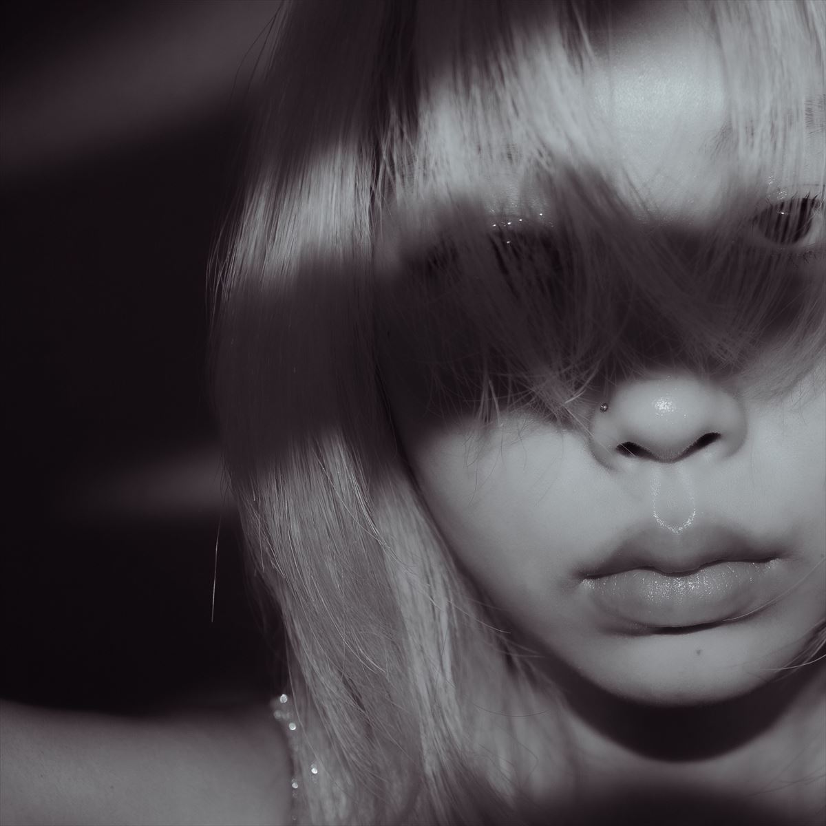 Aki、新曲「恋に恋して」MV公開