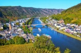 自分で組み立てる機械式腕時計の画像