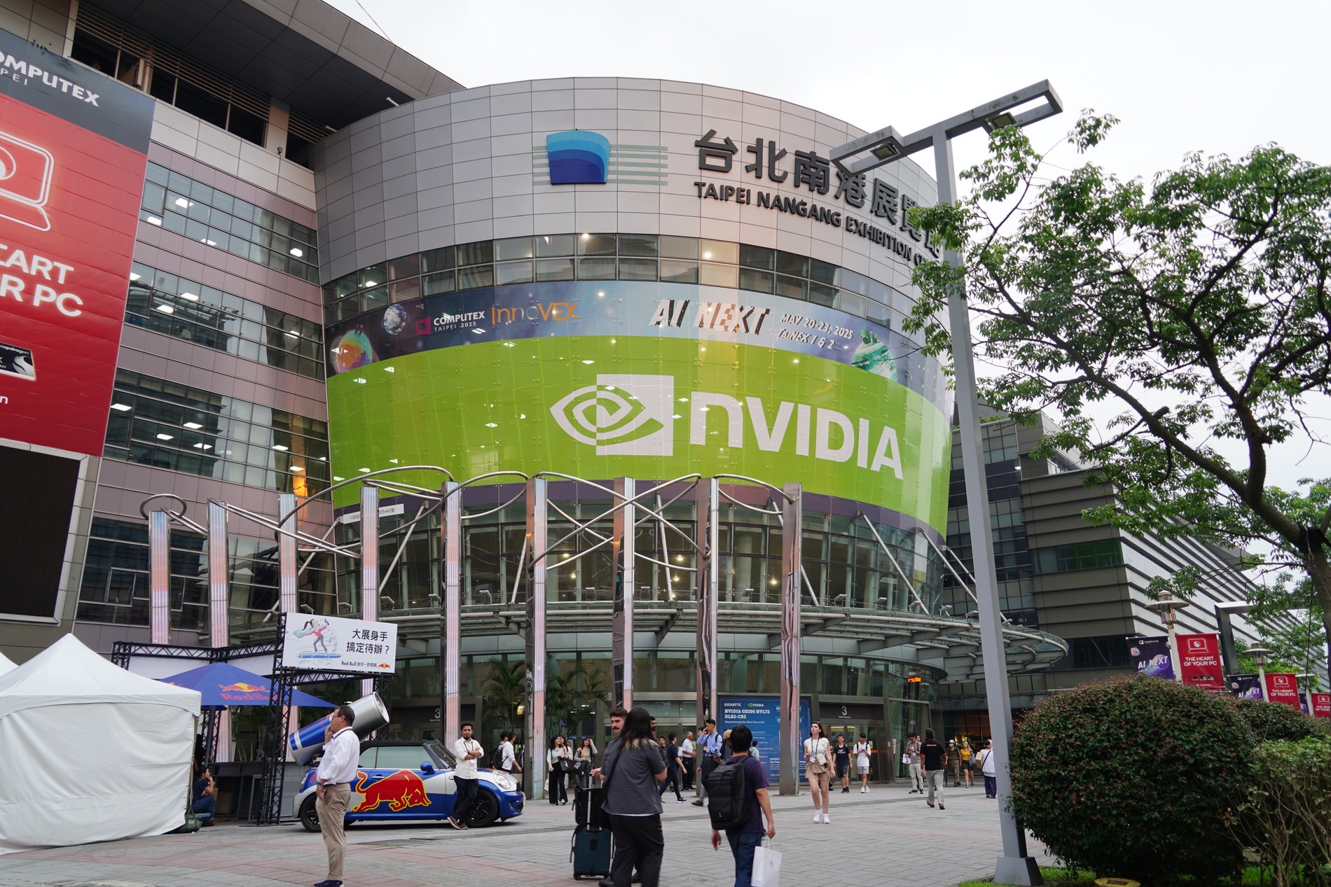 AI時代の覇者、NVIDIAとは一体何者なのか