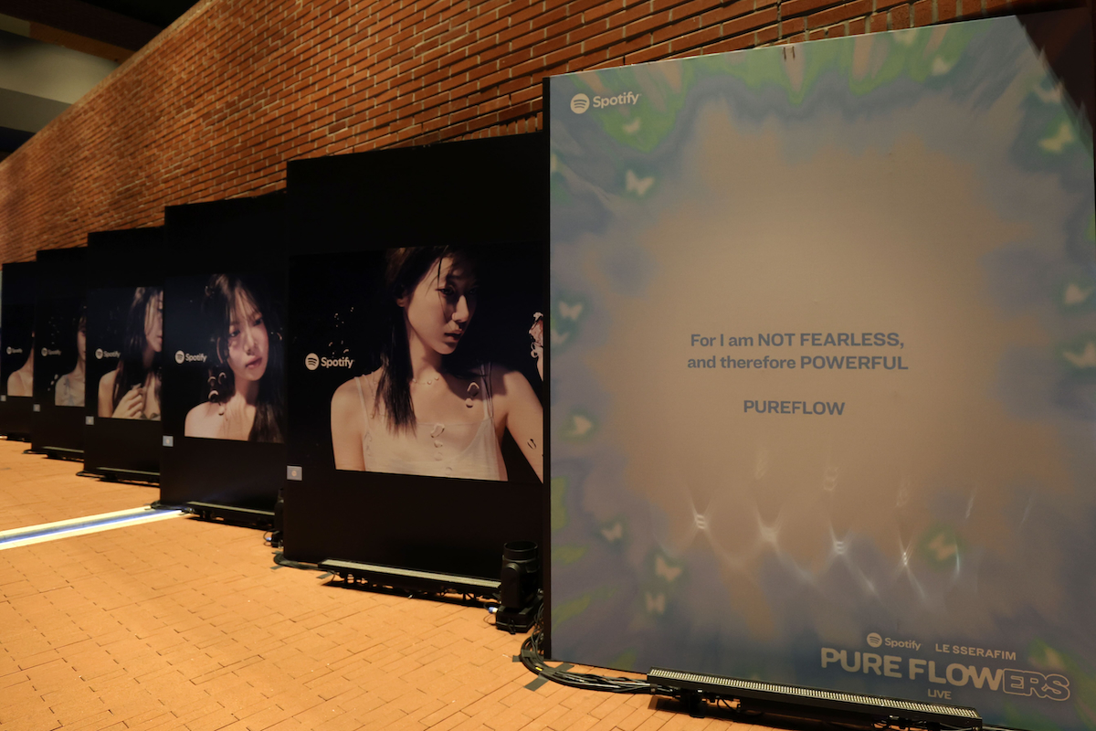 LE SSERAFIM×Spotify、ソウルでのプレミアムライブを徹底レポ　新曲の最速披露、美しくも強力な“PURE FLOWERS”が咲き誇るの画像1-2