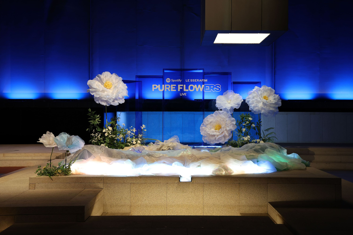 LE SSERAFIM×Spotify、ソウルでのプレミアムライブを徹底レポ　新曲の最速披露、美しくも強力な“PURE FLOWERS”が咲き誇るの画像1-3